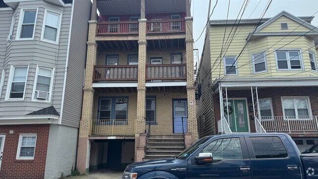 Building Photo - 40 W 17th St Rental