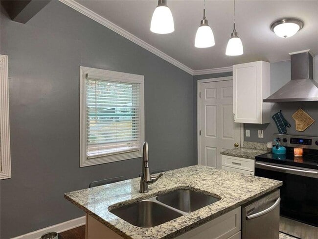 Photo - 3095 McKenzie Rd