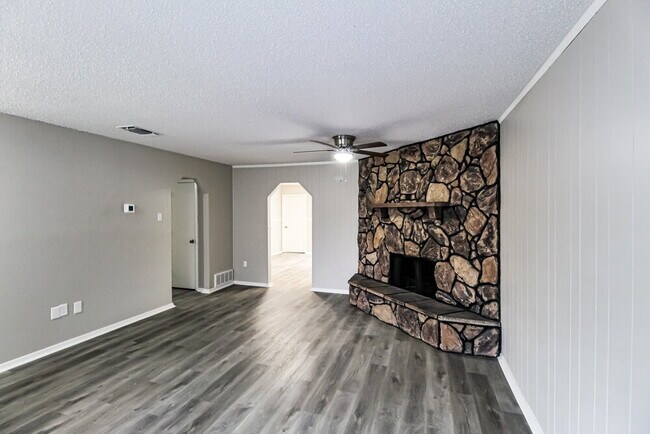 Photo - 6628 Brookdale Dr