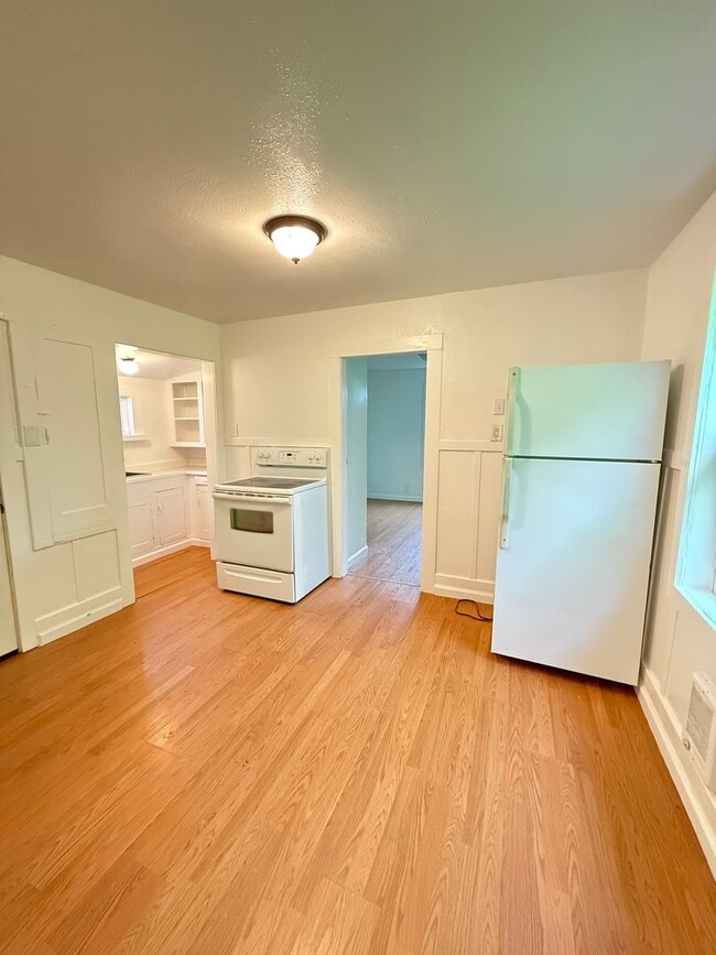 Photo - 918 Summit St Unit #C