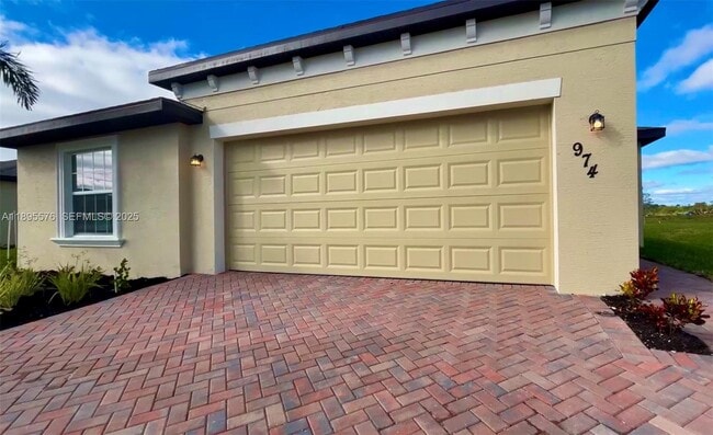 Building Photo - 974 Bent Creek Dr