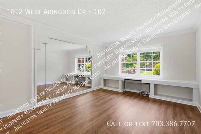 Photo - 1612 W Abingdon Dr