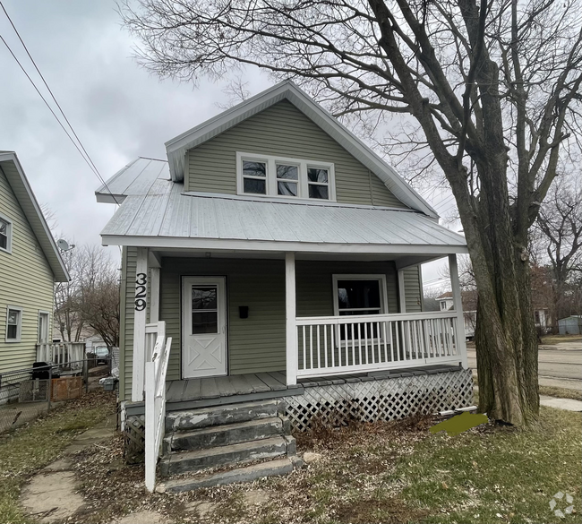 Building Photo - 329 S Clemens Ave Rental