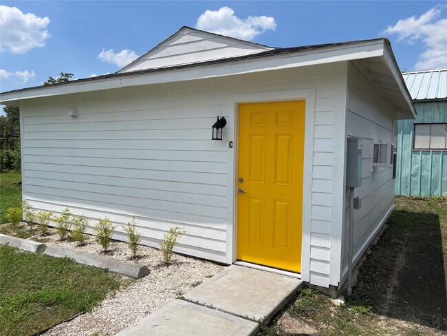 Building Photo - 229 Neyland St Unit C Rental
