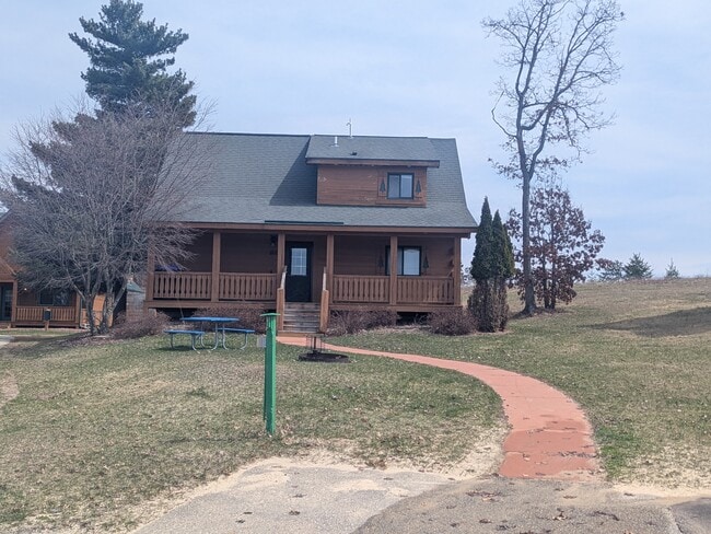 Photo - 725 Skatepark Court