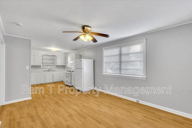 Photo - 1408 1/2 E 38th Upper