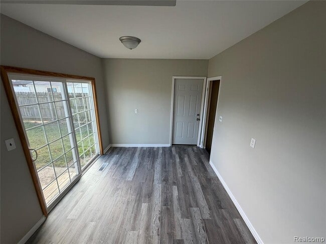 Photo - 147 S Carlson St