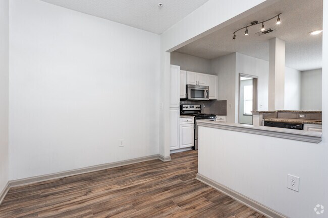 2BR, 2BA - 1,292SF - Dining Room - Farrington Midtown