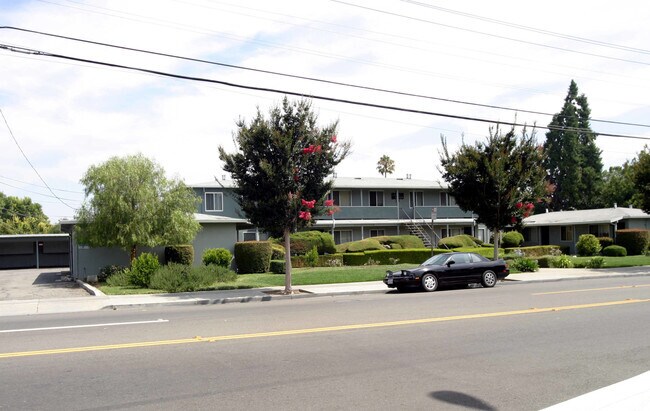 Photo - Laurel Manor