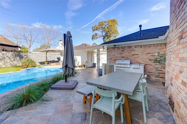 Photo - 407 Southchester Ln