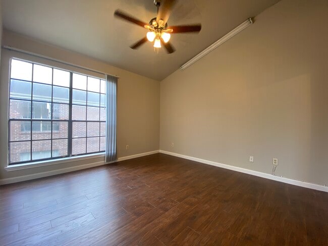 Photo - 2121 El Paseo St Unidad 1610