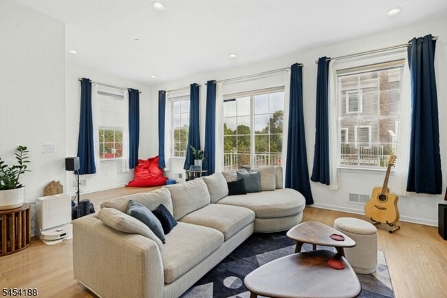 Photo - 62 Parkside Ln