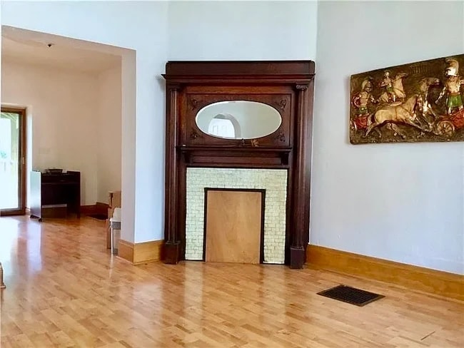 Photo - 3145 Brackenridge St