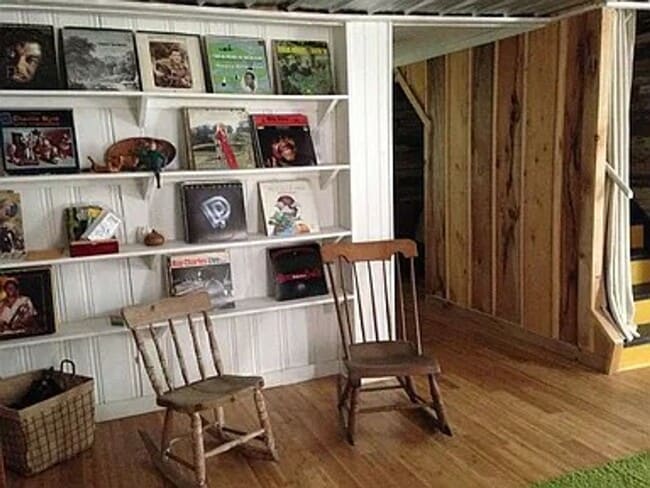Building Photo - Cozy 3-Bedroom Home with Private Yard in L...