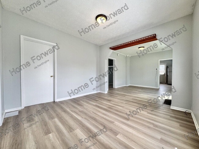 Photo - 90 E Walnut St