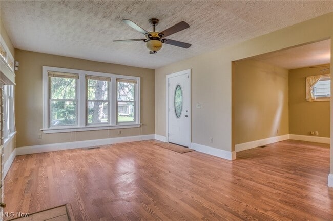 Photo - 3318 Tullamore Rd