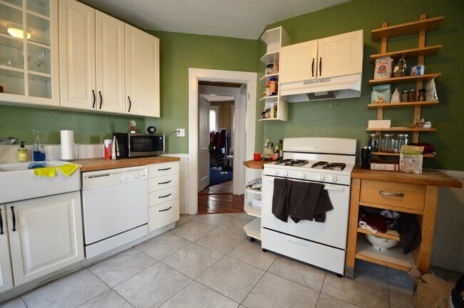 127 Browne St Unit 3