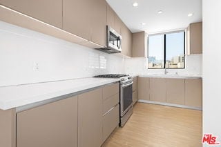 Photo - 8555 Colgate Ave