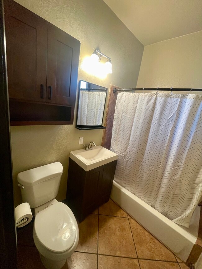 Photo - 1829 E 7th St Unit Downstairs Back