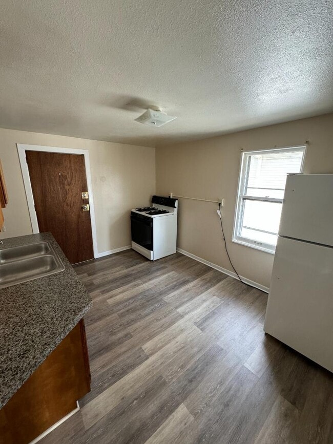 Building Photo - 209 E Mt Hope Ave Rental
