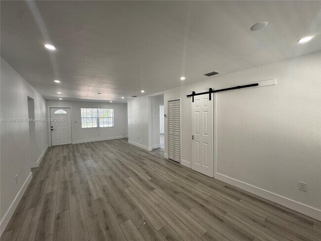 Photo - 1657 SW 44th Ave