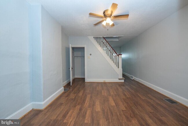 Photo - 189 Baldwin St