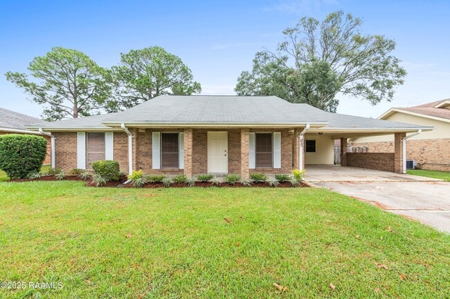 102 Wisteria Dr