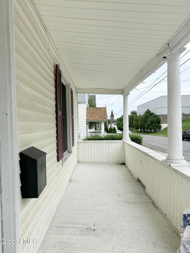 49 Elizabeth St Unit 1