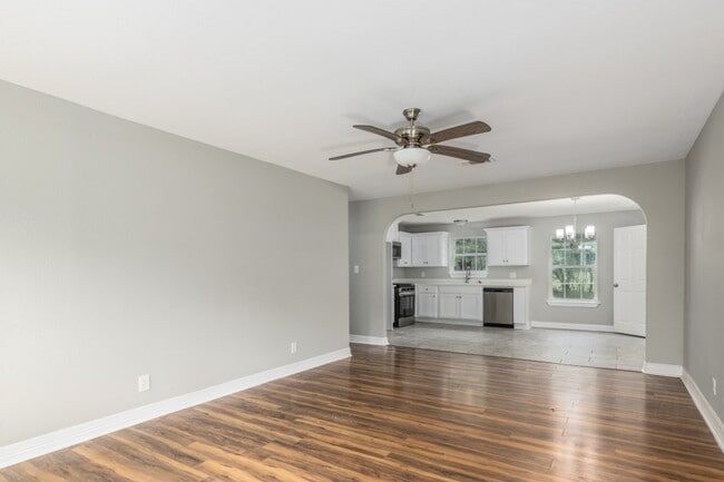 Photo - 512 N Inwood Dr