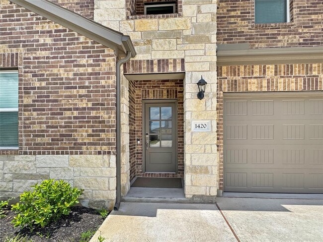 Photo - 1420 Carvin Wy