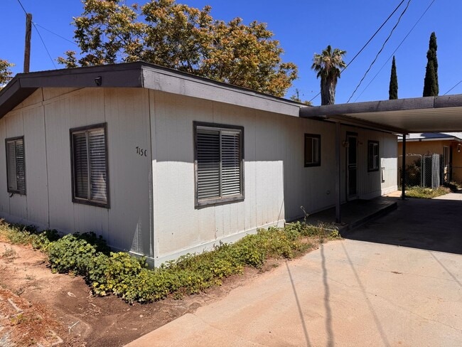 Building Photo - 715 Massachusetts Ave Unit 715 Massachusetts Ave.  C