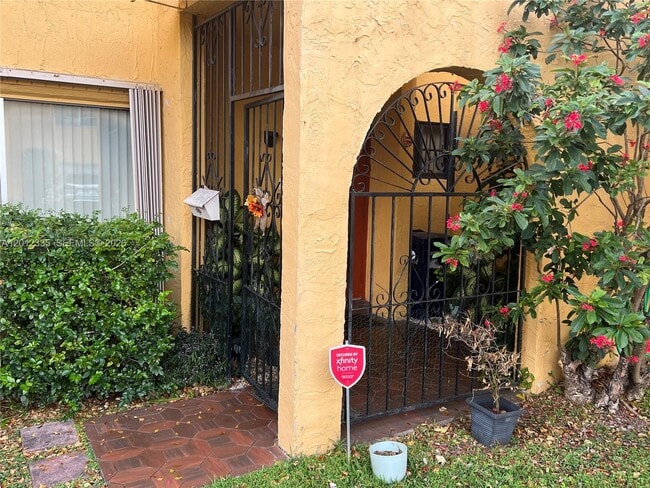Building Photo - 13711 SW 84th St Unit A