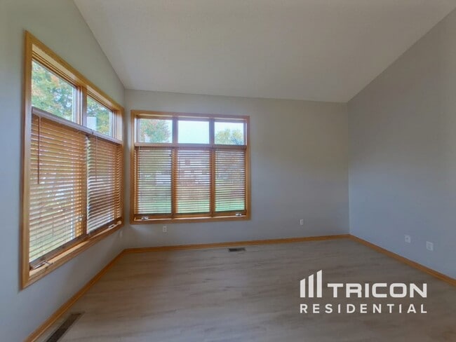 Photo - 1924 French Trace Ave