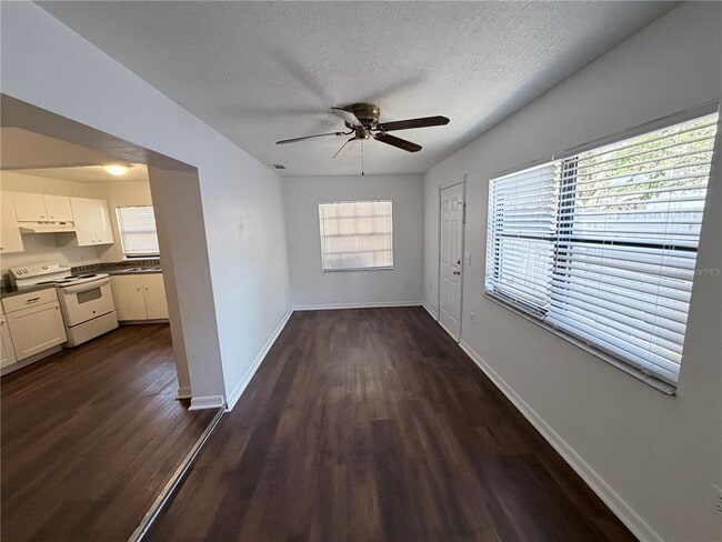 Photo - 2240 Jungle St