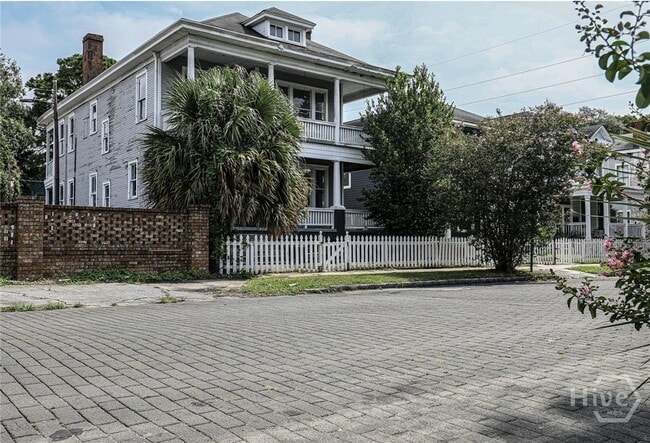 Photo - 316 W 40th St