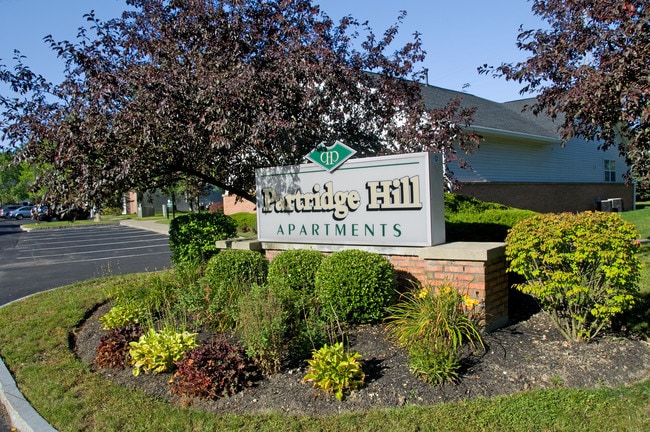 Welcome Sign - Partridge Hill Apartments