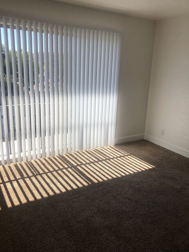 Building Photo - Carson Heights Unit 471