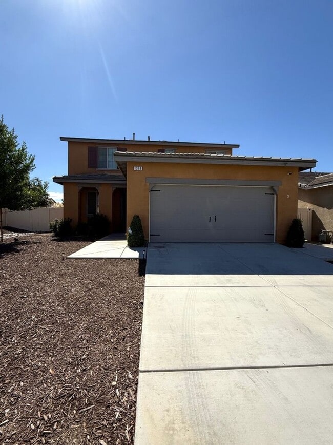 Beautiful 2 Story 4 Bedroom 3 Bathroom hom... - Beautiful 2 Story 4 Bedroom 3 Bathroom hom...