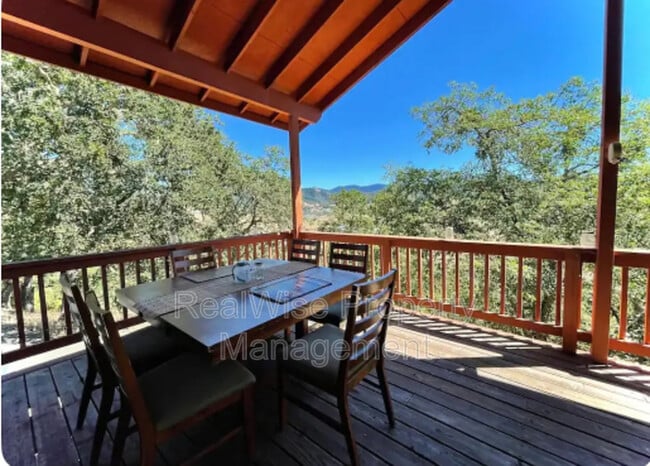 Photo - 539 Hatfield Dr