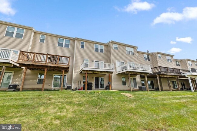 Photo - 110 Topaz Dr