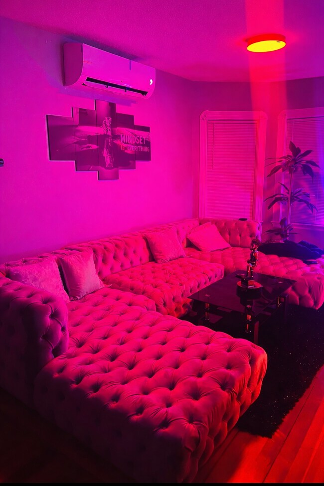 Photo - 209 Princeton St Unit 209 Princeton St 2