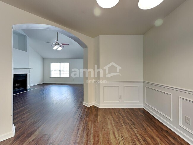 Photo - 14 Four Leaf Ct