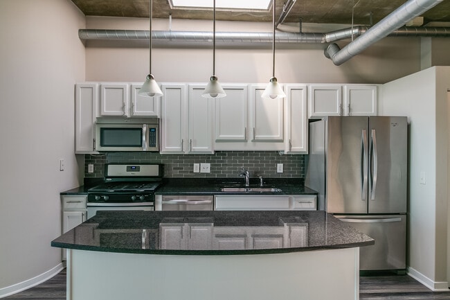 Kitchen_2 - 100 W 5th St Unit 809