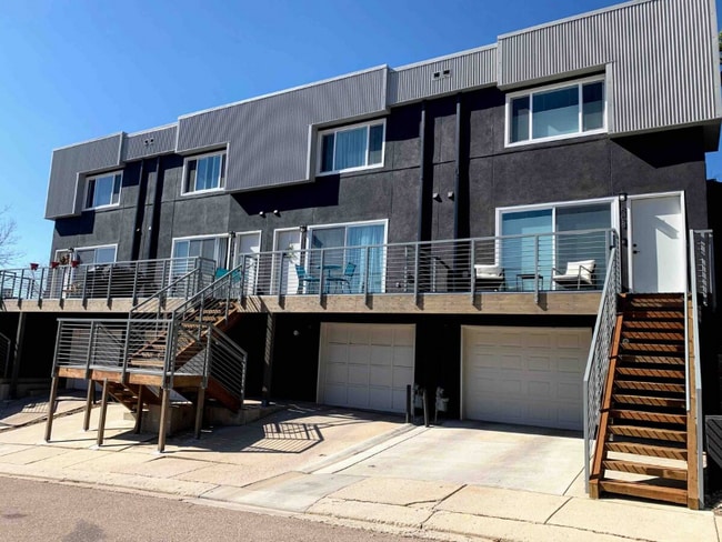 Photo - 508 Superior St Townhome