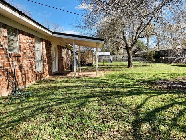 Photo - 3 Bedroom 2 bathroom Bossier City