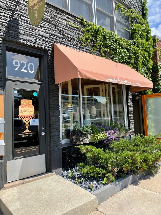 227 n Telégrafo 2 - 918 N Main St