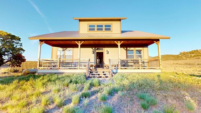 Beautiful Home on 10 Private Acres - Beautiful Home on 10 Private Acres