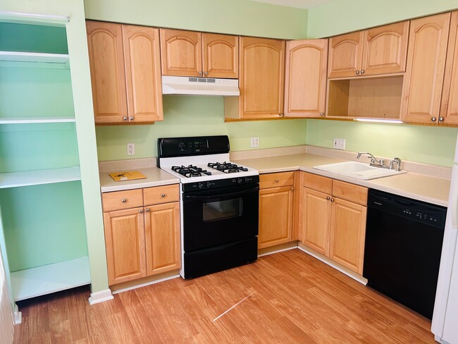 Kitchen - 3234 Bolgos Cir Unit 3234 Bolgos Circle