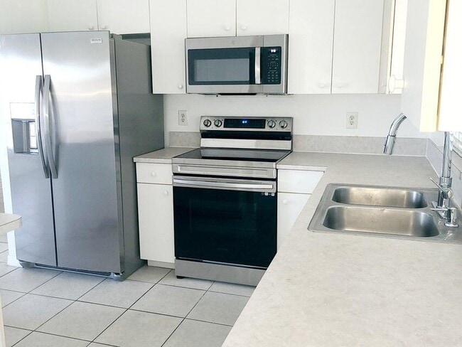 Photo - 1632 SE Chello Ln