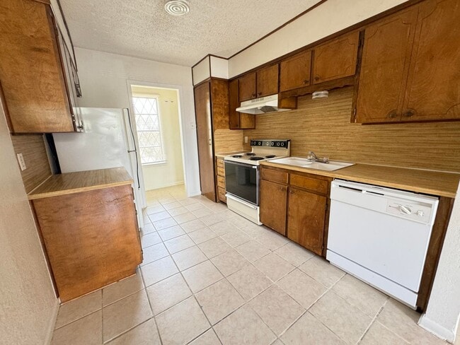 Photo - 917 N 7th St Unit Apt D